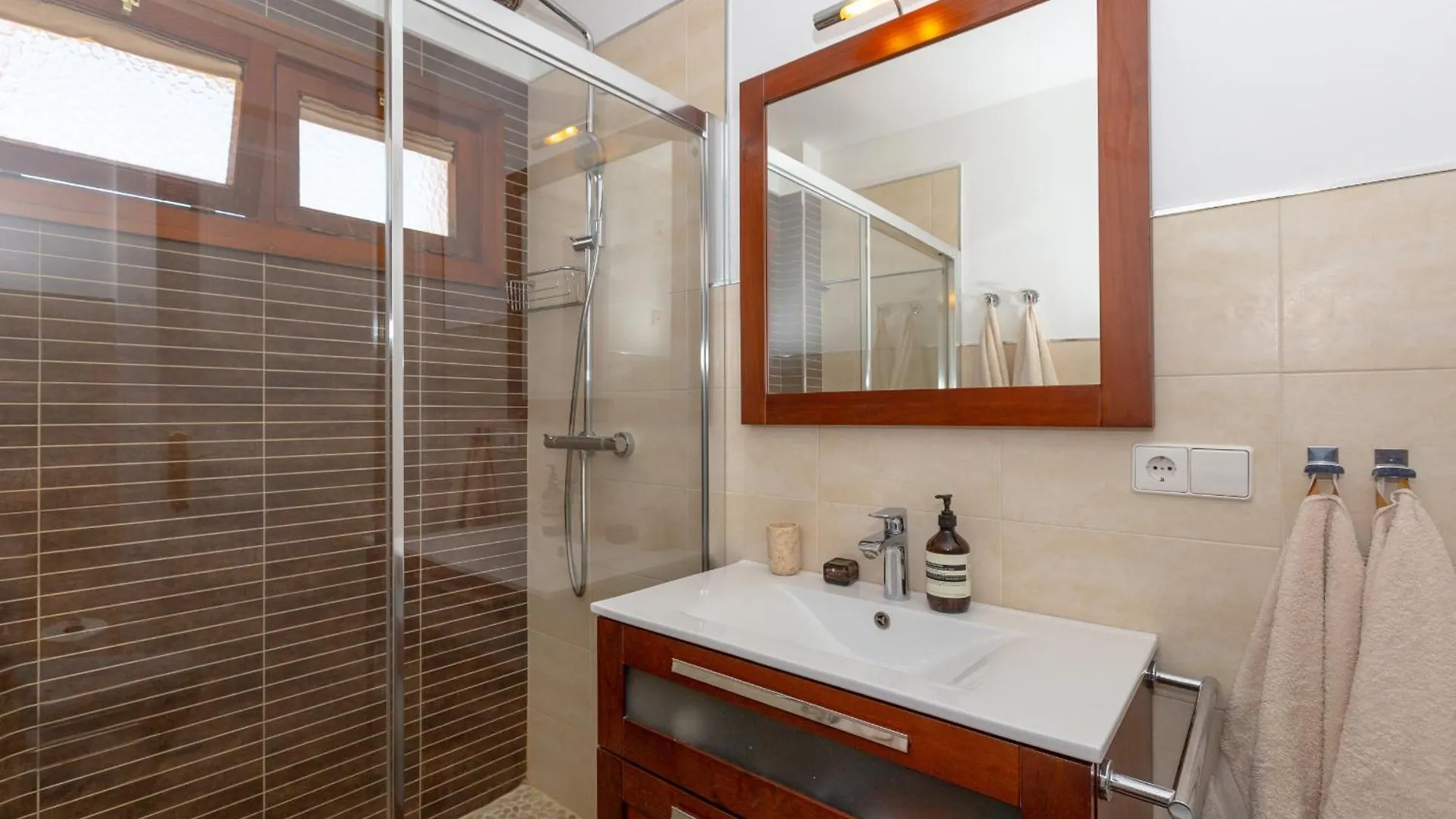 Marbella Port Beachfront - Eaw Homes アパート